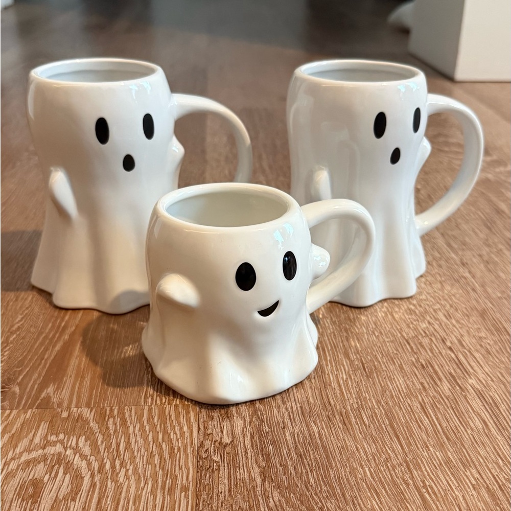 Set of three target threshold, Ghost coffee mugs (two of them are larger.